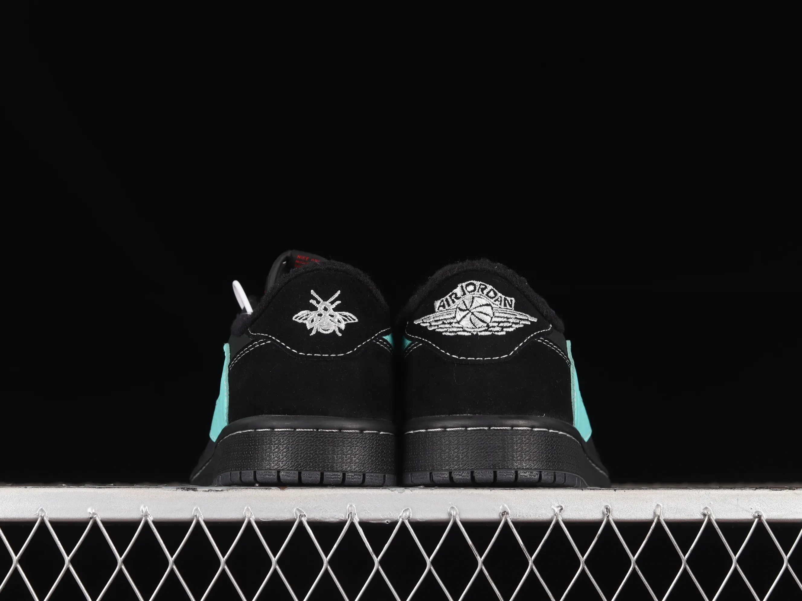 All Categories Air Jordan Jordan Series Basketball Shoes Air Jordan 1 Low Travis Scott x Air Jordan 1 Low OG AJ1 Joe 1 Tiffany Green Overturned Low Basketball Shoes DM7866-401
